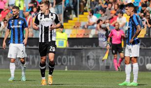 Bijolov prvenec proti Handanoviću, Napoliju derbi in prvo mesto, Juventus se je opekel