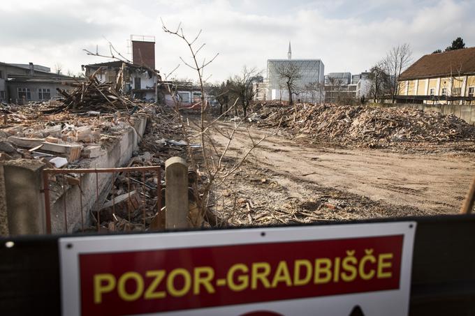 Gradbišče na Parmovi ulici v Ljubljani. | Foto: Bojan Puhek