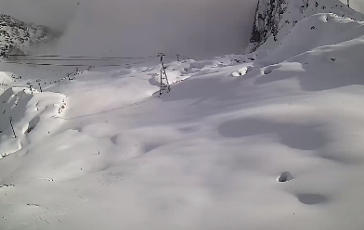 Kanin | Na Kaninu je v zadnjih 12 urah zapadlo 52 centimetrov snega. | Foto posnetek zaslona