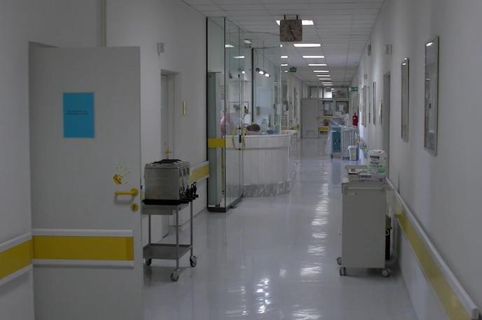 Ukc maribor covid koronavirus | Zaradi prostorske stiske infekcijskega oddelka UKC Maribor, ki je tudi najstarejši, so morali v oddelek za bolnike s covid-19 spremeniti oddelek za ginekologijo.   | Foto UKC Maribor