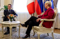 Kaj sta v predsedniški palači klepetala Macron in Pirc Musar?