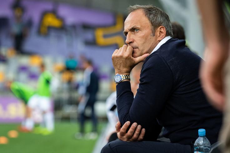 Darko Milanič bo v sredo spremljal tudi potek dogajanja na derbiju v Ljubljani, od katerega bo odvisno, ali bo v Celju deležen druge zaključne žogice za 15. naslov. | Foto: Blaž Weindorfer/Sportida