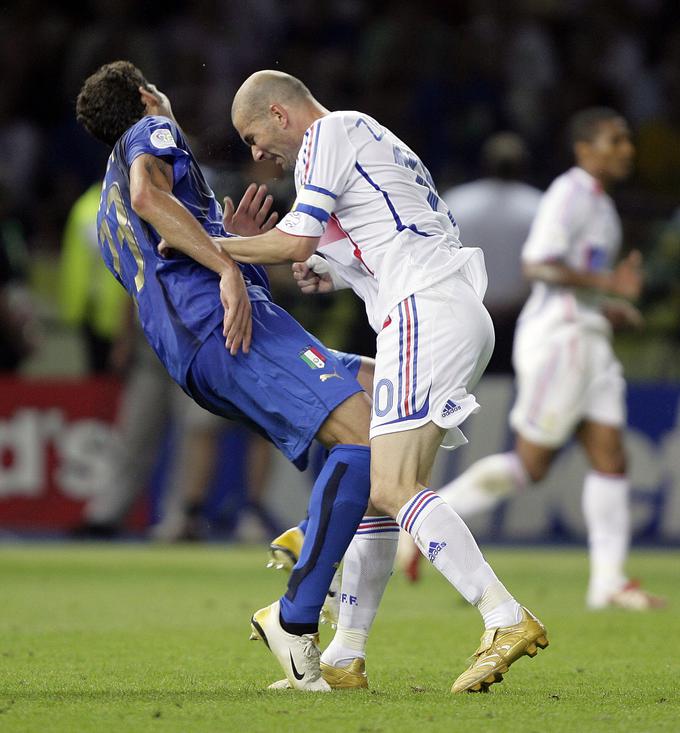 Nepozaben trenutek iz finala svetovnega prvenstva 2006. | Foto: Reuters