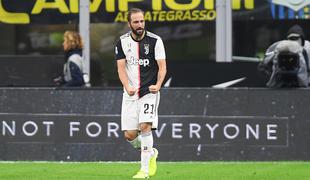 Juventus Handanovićevim zadal prvi poraz in skočil na vrh