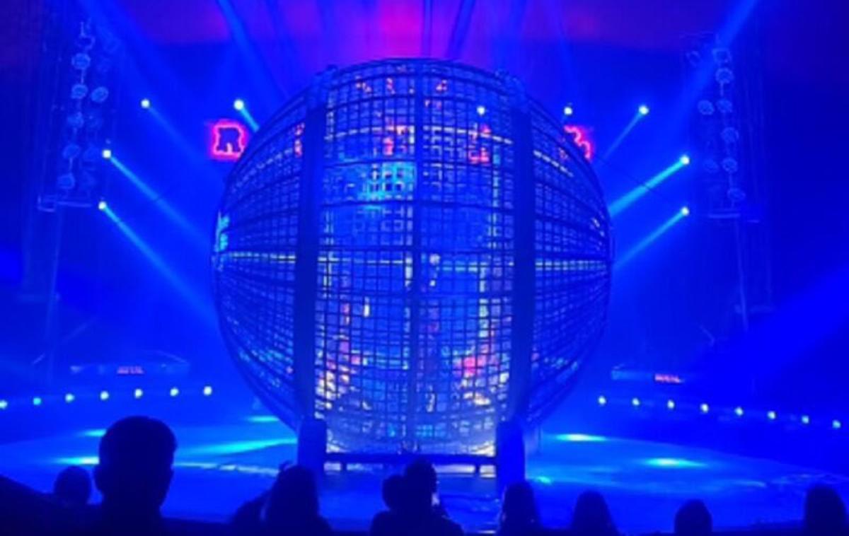 akrobat, Neapelj, smrt, motorist, predstava, cirkus | Predstava se je končala tragično za enega od akrobatov na motorju.  | Foto X/@FrancoScarsell2