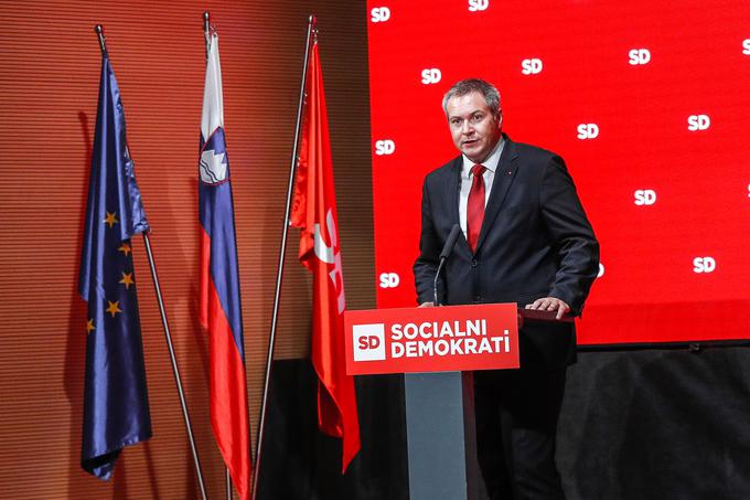 Predsednik SD Dejan Židan je poudaril, da Fajonova, sicer podpredsednica stranke, uživa njegovo podporo.  | Foto: STA ,