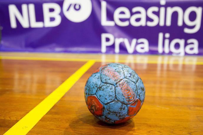 Maribor Branik, rokometna žoga | Število ekip se bo skrčilo iz 14 na 12 ekip. | Foto Vid Ponikvar