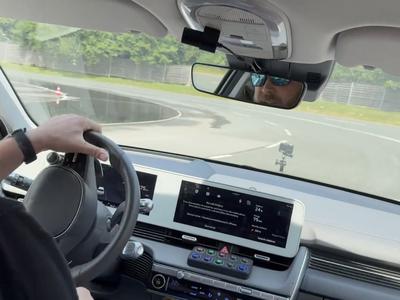 Slovensko znanje kolesnih motorjev: neverjetno, kaj vse zmore avtomobil #video