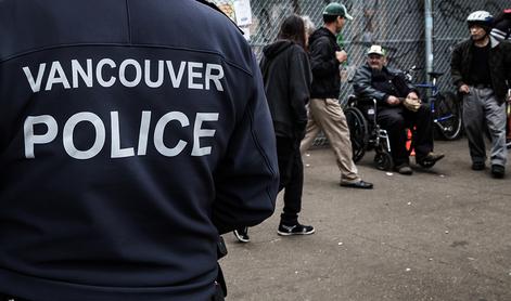 Pekel na ulicah Vancouvra: vsem na očeh si vbrizgavajo heroin, od zdaj policija pelje mimo