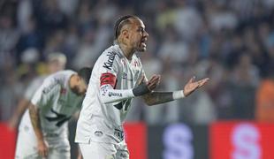 Neymar se je zapletel v hud spor z navijačem #video