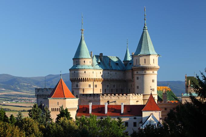 Grad Bojnice v istoimenskem kraju je poleg Bratislave zagotovo ena od najbolj obiskanih slovaških turističnih destinacij. | Foto: Thinkstock