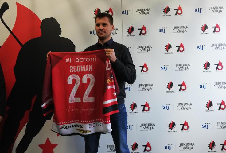 Marcel Rodman bo Jesenice na uradni tekmi prvič vodil v ponedeljek, ko bodo v sklopu državnega prvenstva gostili Triglav. Prva tekma v Alpski ligi železarje pod njegovim vodstvom čaka čez, v sredo, 19. decembra, ko bodo gostili Ritten. | Foto: 