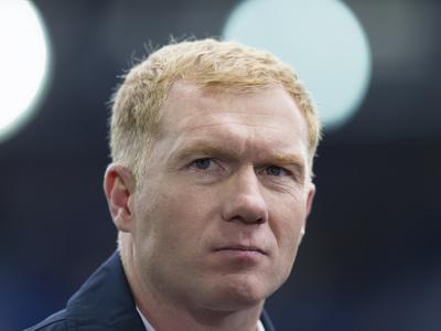 Scholes na Otoku oglobljen zaradi prehitre vožnje