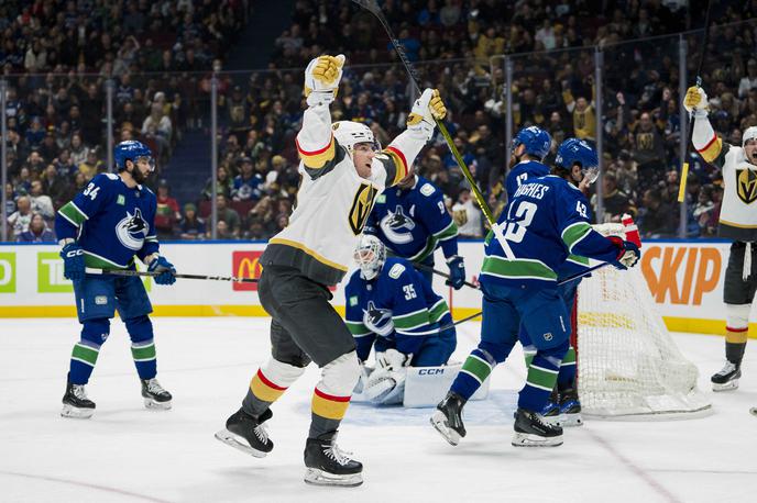 Vancouver Canucks : Vegas Golden Knights | Hokejisti vodilne ekipe lige iz Vegasa so na derbiju večera s 4:1 premagali Vancouver in končali niz porazov. | Foto Reuters
