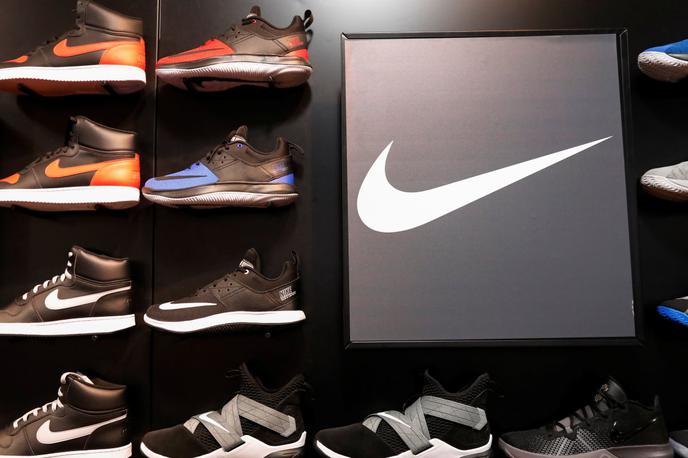 Nike | Nike meni, da je njihova blagovna znamka tako močna, da si zasluži več prihodkov od neposredne prodaje, tudi spletne. | Foto Reuters