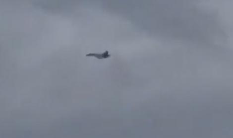 Zastrašujoče: ruski Su-35 brez komunikacije nad EU #video