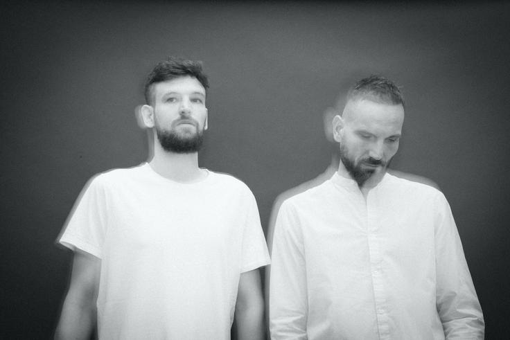 Glavna zvezda bo avstrijski elektronski duo Klangkarussell. | Foto: Bella Lieberberg / GO! 2025