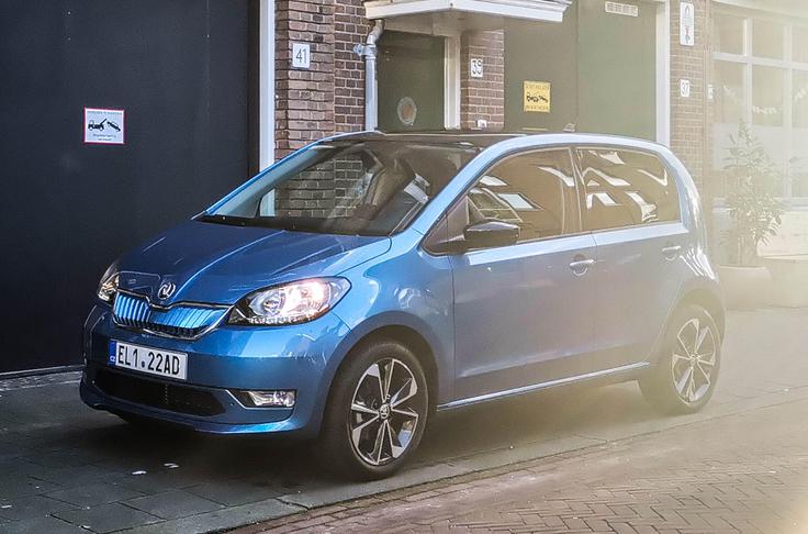 Škoda superb iV in škoda citigo E iV | Foto: Gašper Pirman
