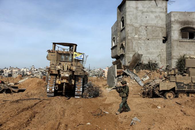 V luči priprav na izraelsko ofenzivo v Rafi so v četrtek v ZDA opozorili na katastrofo, ki bi jo takšna ofenziva brez ustreznega načrtovanja lahko povzročila. Združeni narodi pa so opozorili, da bi ofenziva le še poglobila humanitarno krizo v enklavi. | Foto: Reuters