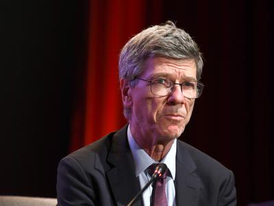 Ameriški ekonomist Jeffrey Sachs v Beogradu: Končala se je prevlada Zahoda