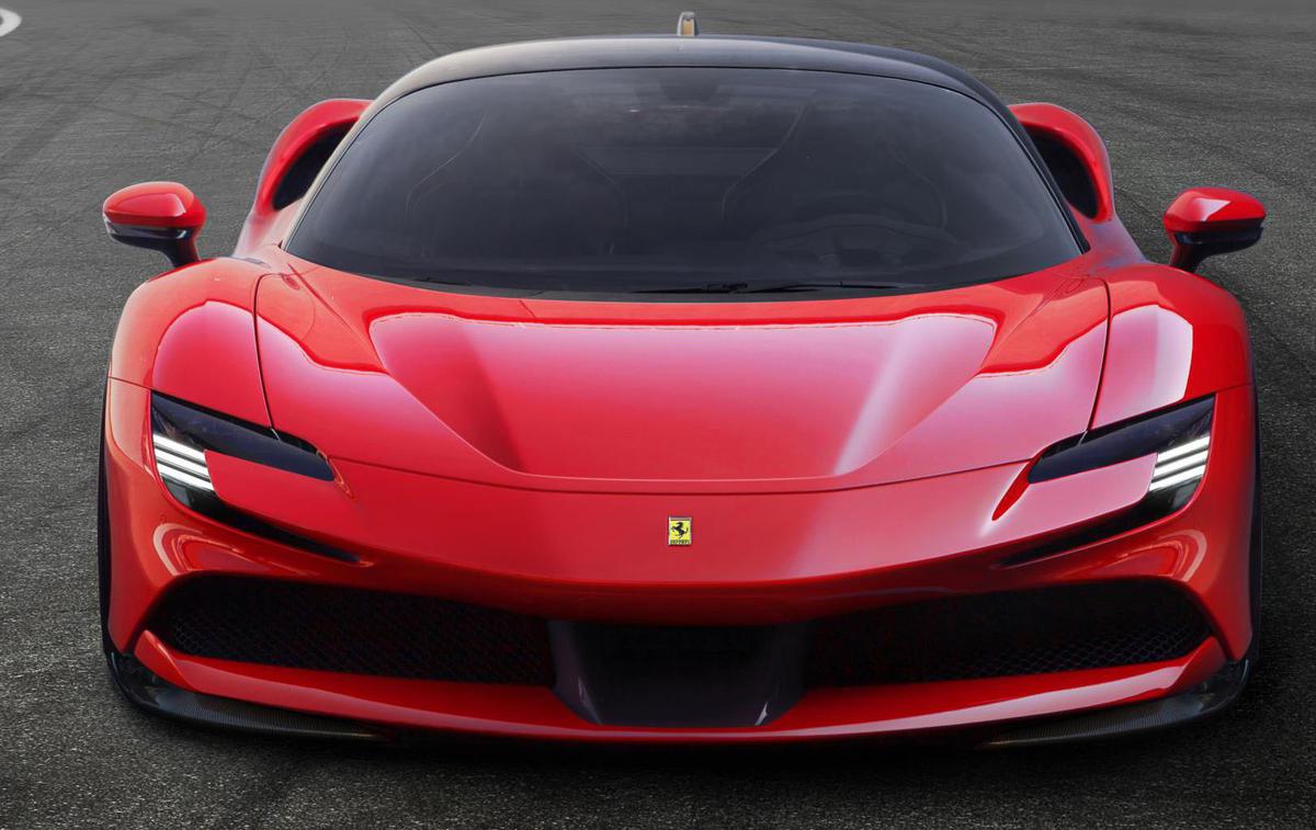 ferrari SF90 stradale | Foto Ferrari