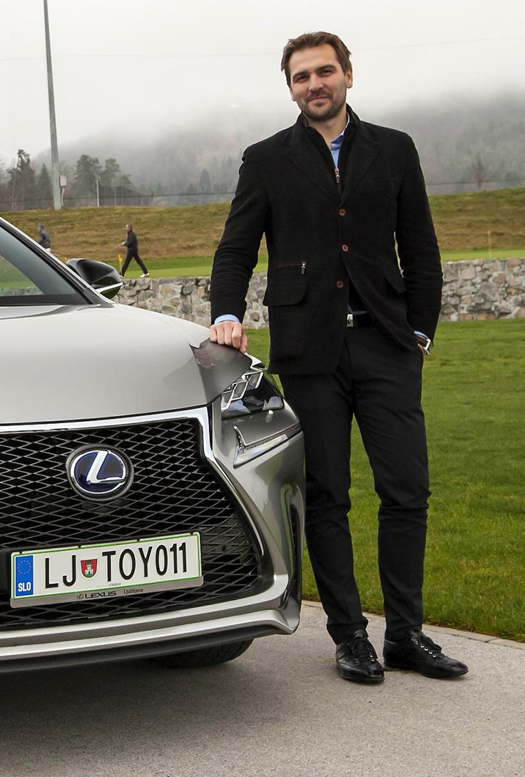 Gašper Picelj poudarja, da so letos tudi v Sloveniji močno povečali delež hibridnih vozil znotraj prodaje Toyote. Še posebej presenetljiva je rast hibrida pri malem yarisu, ki prihaja iz cenovno občutljivega razreda. | Foto: Mediaspeed