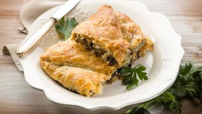 Recept: zavitek s tuno in zeljem