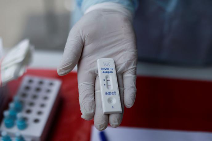 omikron testiranje | Podatki o okužbah z novim koronavirusom so ponovno zelo skrb vzbujajoči. | Foto Reuters