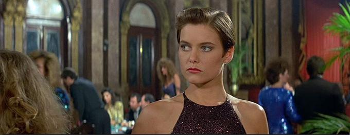 Bondovo dekle bo tokrat igrala Carey Lowell. | Foto: IMDb