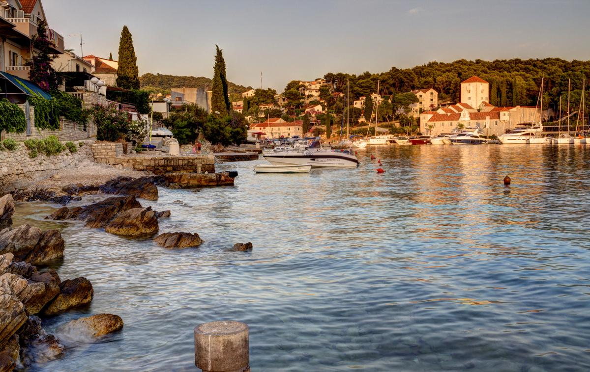 otok Šolta | Stvari na hrvaškem otoku Šolta so ponekod dvakrat dražje kot na celini. | Foto Wikimedia Commons
