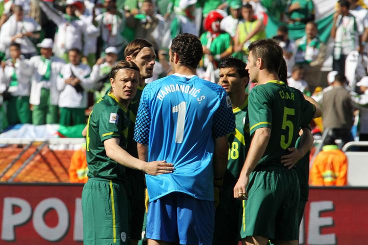 Številni njegovi nekdanji soigralci, s katerimi je nastopal na SP 2010, zdaj sestavljajo strokovno vodstvo članske reprezentance Slovenije. Želi jim veliko sreče. | Foto: Aleš Fevžer