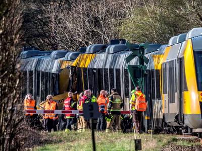 Čelno trčenje vlakov: več poškodovanih, pet oseb v kritičnem stanju #video