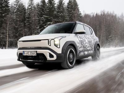 Prototip je v hudem skandinavskem mrazu ugnal serijske avtomobile #foto