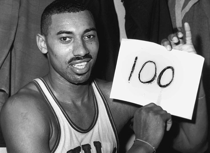 Wilt Chamberlain je edini košarkar, ki je na tekmi lige NBA dosegel trimestno število točk. | Foto: AP / Guliverimage