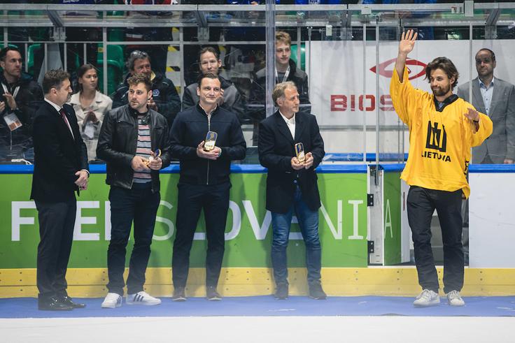 Litovski vratar Mantas Armalis je prejelnagrado za najboljšega vratarja prvenstva po izboru vodstva tekmovanja. | Foto: Grega Valančič/Sportida