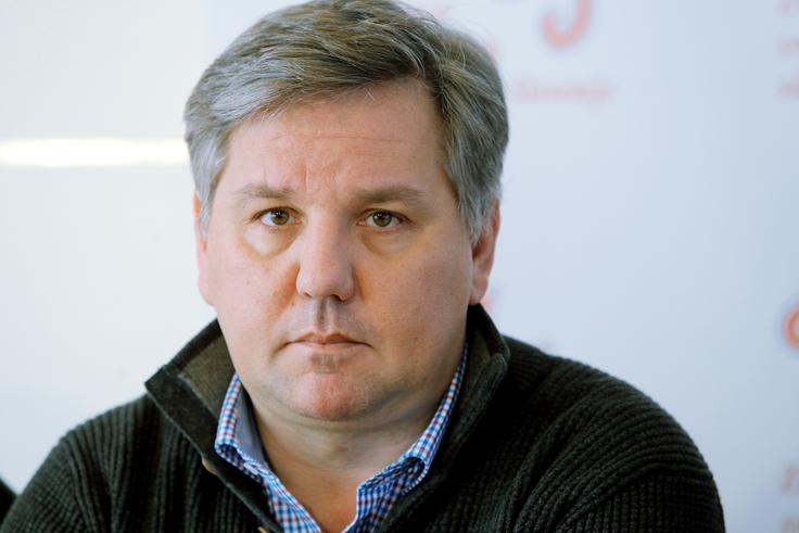 Direktor uprave za varno hrano Janez Posedi je dejal, da sporno meso najbrž ni bilo bolno in s tem nevarno za potrošnike. | Foto: STA ,