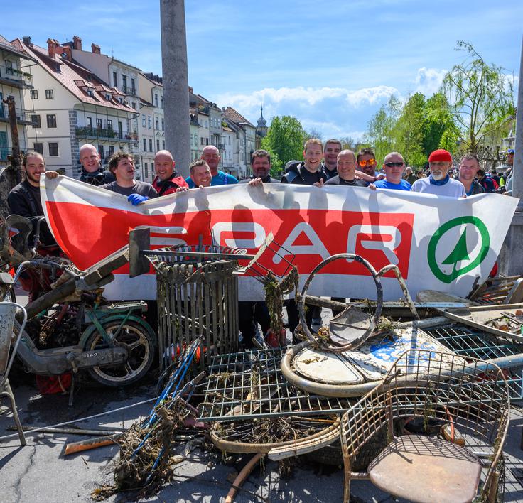 Ljubljanica je čistejša za skoraj tono odpadkov. | Foto: Spar