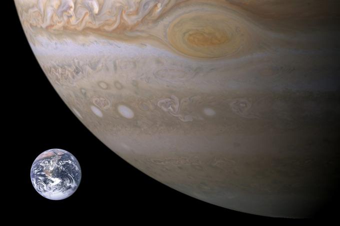 Takole bi bila ob Jupitru, največjem planetu v Osončju, videti naša Zemlja. | Foto: Thomas Hilmes/Wikimedia Commons