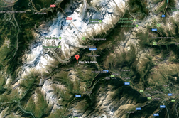 V snežnem plazu v Alpah umrli trije smučarji