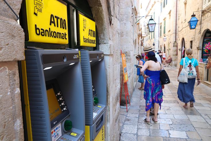 bankomat Hrvaška | Foto: Shutterstock