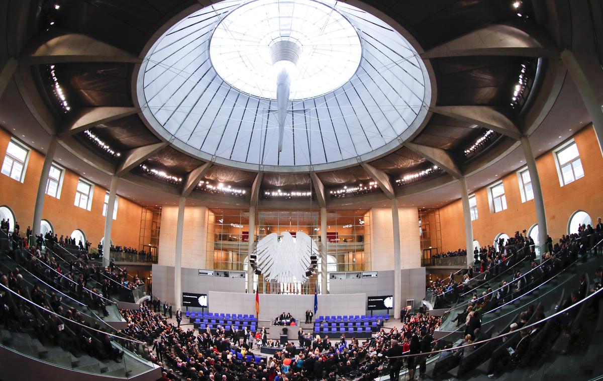 Nemški bundestag | O zmanjšanju števila sedežev v bundestagu v Nemčiji razpravljajo že več let. | Foto Reuters