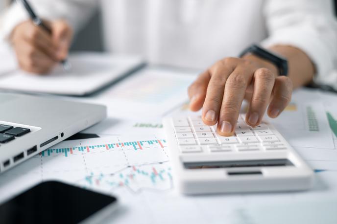 Naložba, finance, bančni račun | Člani odbora so potrdili vse predlagane amandmaje koalicije in prižgali zeleno luč celotnemu predlogu zakona. | Foto Shutterstock