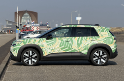 Skrivnostno: v roke smo med prvimi dobili še zamaskiranega #foto