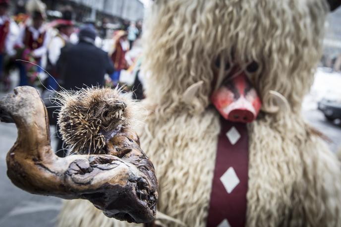 Kurenti | Ptujske ulice in trge bo po letos zaradi prenove mestne tržnice nekoliko spremenjeni trasi preplavila večtisočglava množica pustnih mask in tradicionalnih likov. | Foto Bojan Puhek