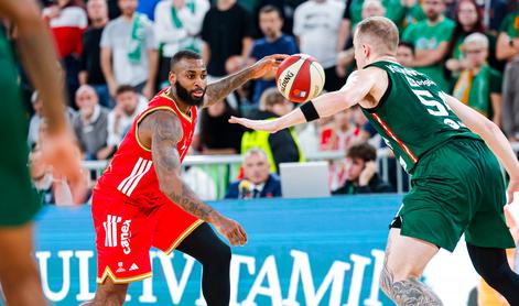 V jadranski ligi pritrdili sodnikom: košarkar Zvezde je metal za dve točki