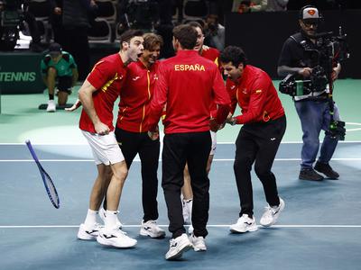 Italijani za naslov v Davisovem pokalu s Španci