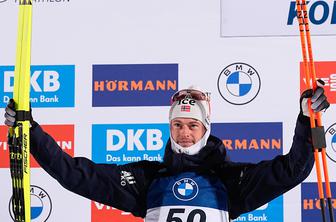 Laegreid osmič zapored na stopničke