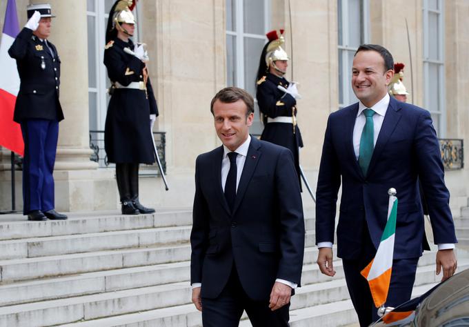 Irski premier se je danes mudil na obisku v Parizu, kjer ga je sprejel francoski predsednik Emmanuel Macron. | Foto: Reuters
