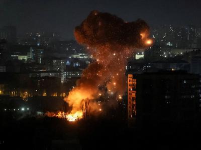 Število mrtvih v ruskem napadu na Kijev narašča, vrstijo se odzivi iz Evrope