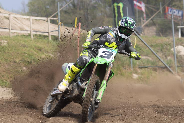 Romain Febvre lahko v nedeljo prevzame rdečo tablico vodilnega v MXGP. | Foto: Guliverimage